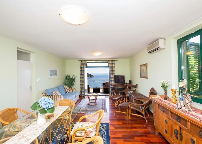 Ambassador Apartament