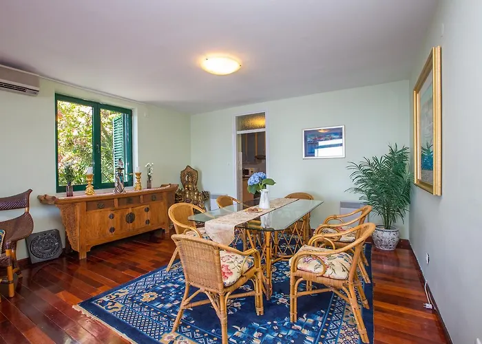 Ambassador Apartament *