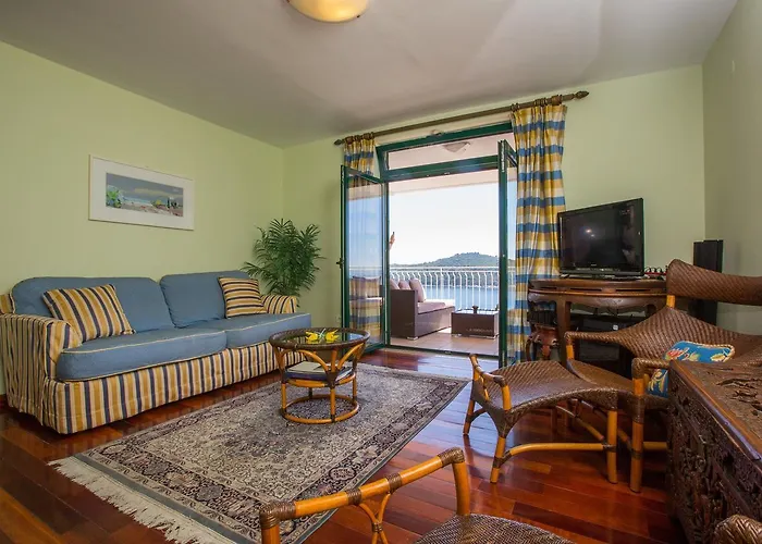 Ambassador Apartament